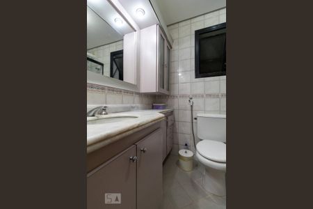 Apartamento para alugar com 154m², 4 quartos e 3 vagas Apartamento para alugar com 154m², 4 quartos e 3 vagasBanheiro da Suíte 2