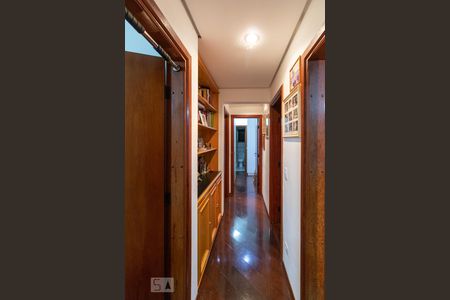 Apartamento para alugar com 154m², 4 quartos e 3 vagas Apartamento para alugar com 154m², 4 quartos e 3 vagasCorredor