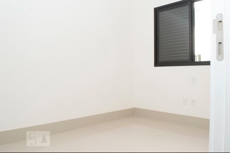Quarto 1 de apartamento para alugar com 2 quartos, 76m² em Lagoinha, Uberlândia