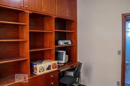 Quarto 1 de apartamento para alugar com 3 quartos, 85m² em Alto Caiçaras, Belo Horizonte