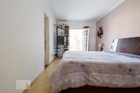 Casa à venda com 300m², 4 quartos e 3 vagas Casa à venda com 300m², 4 quartos e 3 vagasSuíte 1