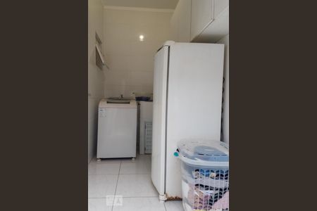 Casa à venda com 300m², 4 quartos e 3 vagas Casa à venda com 300m², 4 quartos e 3 vagasÁrea de Serviço