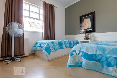 Casa à venda com 300m², 4 quartos e 3 vagas Casa à venda com 300m², 4 quartos e 3 vagasQuarto 1