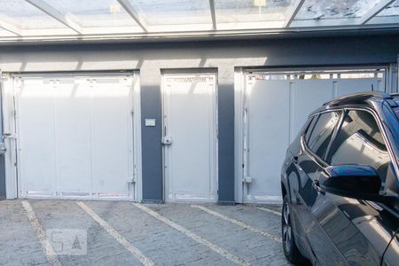 Casa à venda com 300m², 4 quartos e 3 vagas Casa à venda com 300m², 4 quartos e 3 vagasGaragem