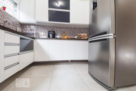 Casa à venda com 300m², 4 quartos e 3 vagas Casa à venda com 300m², 4 quartos e 3 vagasCozinha