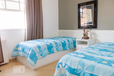 Casa à venda com 300m², 4 quartos e 3 vagas Casa à venda com 300m², 4 quartos e 3 vagasQuarto 1