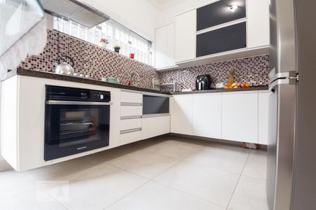 Casa à venda com 300m², 4 quartos e 3 vagas Casa à venda com 300m², 4 quartos e 3 vagasCozinha