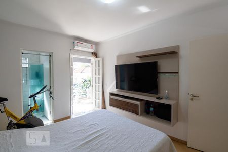 Casa à venda com 300m², 4 quartos e 3 vagas Casa à venda com 300m², 4 quartos e 3 vagasSuíte 3