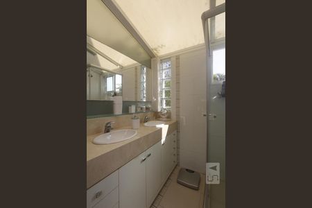 Casa de condomínio à venda com 200m², 4 quartos e 2 vagasBANHEIRO SUITE