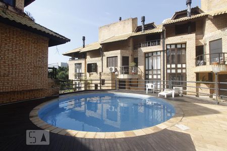 Casa de condomínio à venda com 200m², 4 quartos e 2 vagasPISCINA