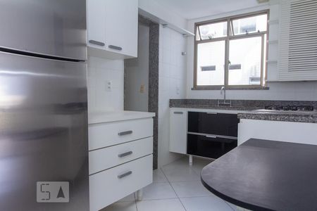 Apartamento à venda com 98m², 3 quartos e 2 vagasCozinha