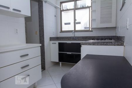 Apartamento à venda com 98m², 3 quartos e 2 vagasCozinha