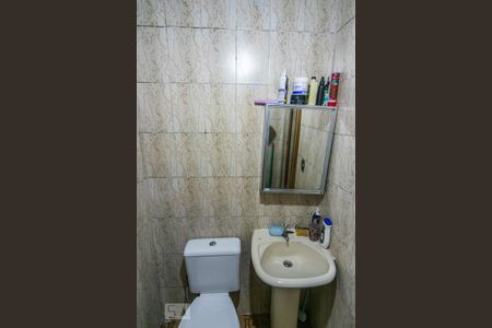 Casa à venda com 200m², 4 quartos e 1 vaga Casa à venda com 200m², 4 quartos e 1 vagaBanheiro