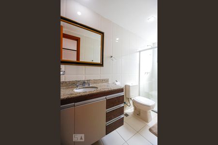 Apartamento para alugar com 300m², 3 quartos e 3 vagasBanheiro da Suíte 1