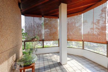 Apartamento à venda com 202m², 3 quartos e 2 vagasSacada