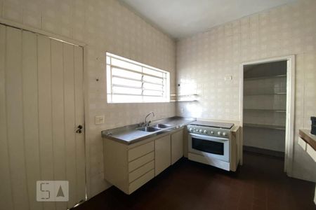 Casa para alugar com 420m², 4 quartos e 5 vagas Casa para alugar com 420m², 4 quartos e 5 vagasCozinha