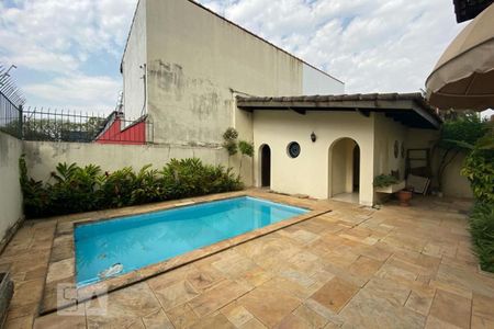 Casa para alugar com 420m², 4 quartos e 5 vagas Casa para alugar com 420m², 4 quartos e 5 vagasQuintal