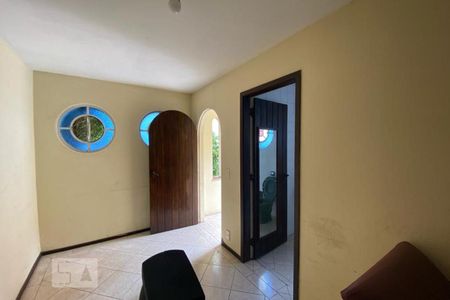 Casa para alugar com 420m², 4 quartos e 5 vagas Casa para alugar com 420m², 4 quartos e 5 vagasQuarto de Serviço