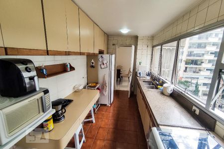 Apartamento à venda com 170m², 4 quartos e 3 vagasCozinha