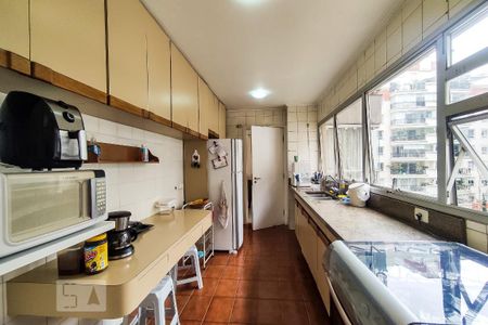 Apartamento à venda com 170m², 4 quartos e 3 vagasCozinha