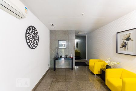 Apartamento à venda com 162m², 3 quartos e 2 vagas Apartamento à venda com 162m², 3 quartos e 2 vagasHall de Entrada