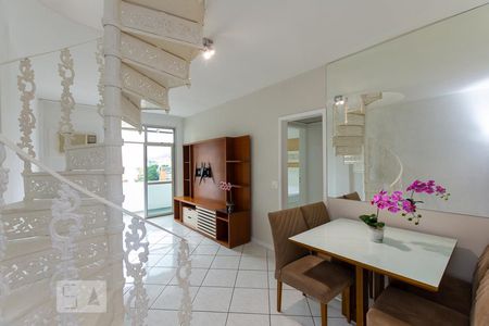 Sala de apartamento para alugar com 2 quartos, 162m² em São Domingos, Niterói