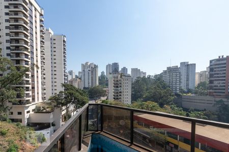 Apartamento à venda com 235m², 4 quartos e 3 vagasVista varanda da sala