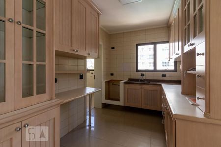 Apartamento à venda com 235m², 4 quartos e 3 vagasCozinha