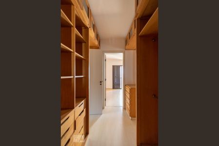 Apartamento à venda com 235m², 4 quartos e 3 vagasCloset da suíte