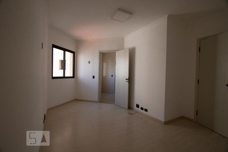 Apartamento à venda com 235m², 4 quartos e 3 vagasSala de TV