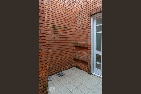 Casa à venda com 640m², 5 quartos e 8 vagasArea de serviço