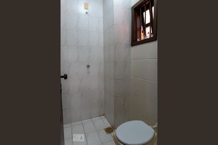 Casa à venda com 640m², 5 quartos e 8 vagasBanheiro - Salão de Festas