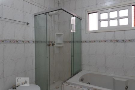 Casa à venda com 640m², 5 quartos e 8 vagasBanheiro Suite 2