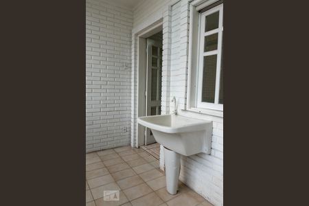 Casa à venda com 640m², 5 quartos e 8 vagasArea de serviço