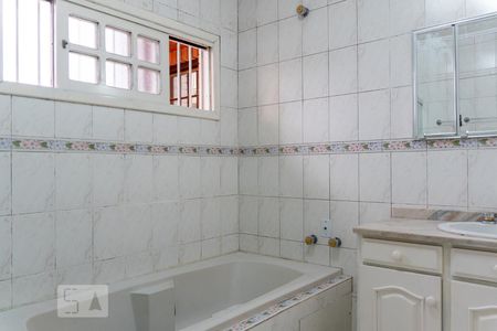 Casa à venda com 640m², 5 quartos e 8 vagasBanheiro Suite 2