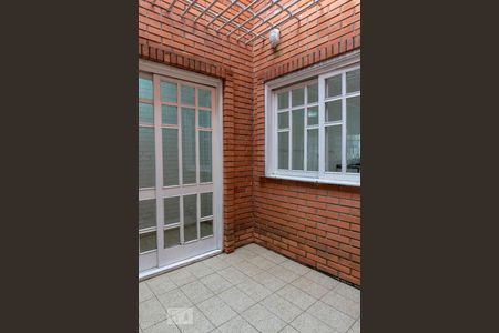 Casa à venda com 640m², 5 quartos e 8 vagasArea de serviço