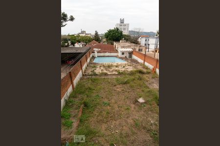 Casa à venda com 640m², 5 quartos e 8 vagasPátio com piscina