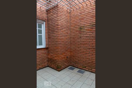 Casa à venda com 640m², 5 quartos e 8 vagasArea de serviço