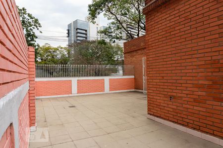 Casa à venda com 640m², 5 quartos e 8 vagasArea externa - Salão de Festas