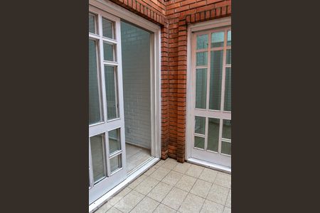 Casa à venda com 640m², 5 quartos e 8 vagasArea de serviço