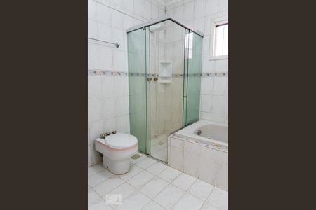 Casa à venda com 640m², 5 quartos e 8 vagasBanheiro Suite 2