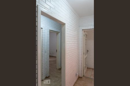 Casa à venda com 640m², 5 quartos e 8 vagasCorredor