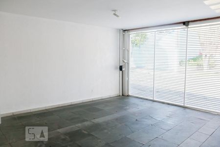 Casa à venda com 185m², 3 quartos e 2 vagas Casa à venda com 185m², 3 quartos e 2 vagasGaragem