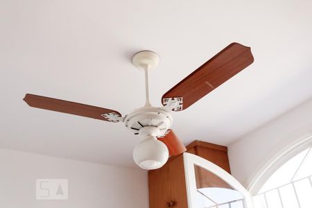 Casa à venda com 185m², 3 quartos e 2 vagas Casa à venda com 185m², 3 quartos e 2 vagasQuarto 2