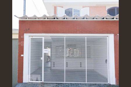 Casa à venda com 185m², 3 quartos e 2 vagas Casa à venda com 185m², 3 quartos e 2 vagasFachada