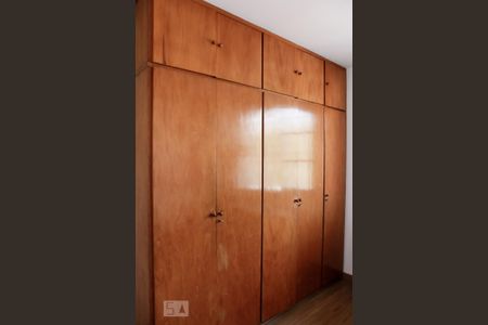 Casa à venda com 185m², 3 quartos e 2 vagas Casa à venda com 185m², 3 quartos e 2 vagasQuarto 3