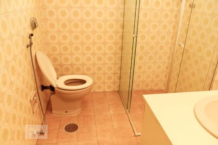 Casa à venda com 185m², 3 quartos e 2 vagas Casa à venda com 185m², 3 quartos e 2 vagasBanheiro Social