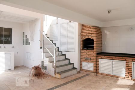 Casa à venda com 185m², 3 quartos e 2 vagas Casa à venda com 185m², 3 quartos e 2 vagasChurrasqueira