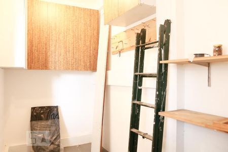 Casa à venda com 185m², 3 quartos e 2 vagas Casa à venda com 185m², 3 quartos e 2 vagasQuarto de Ferramentas