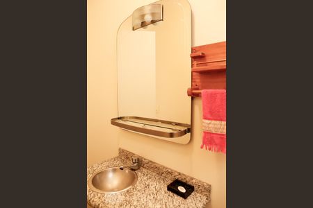 Casa à venda com 185m², 3 quartos e 2 vagas Casa à venda com 185m², 3 quartos e 2 vagasLavabo